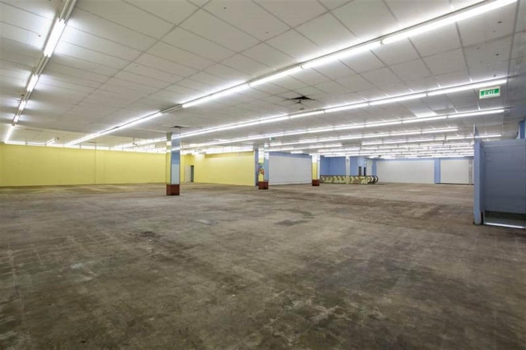 store for rent