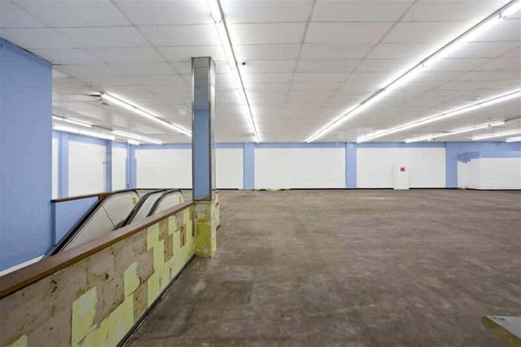 lease shopping center